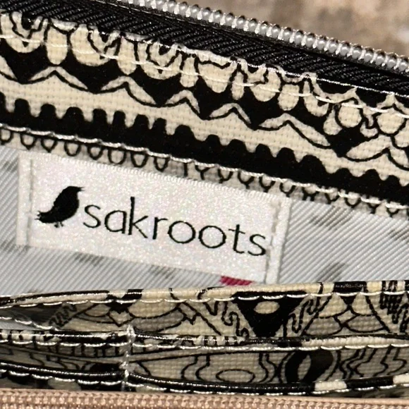 Sakroots Cross Body / wristlet Wallet artsy black cream doodle smartphone pocket - Picture 15 of 17